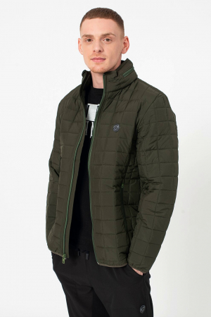 Geci si veste barbati - Geaca barbati Guess usoara cu vatelina