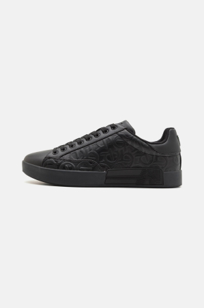 INCALTAMINTE - Sneakers barbati Guess FMFCAS
