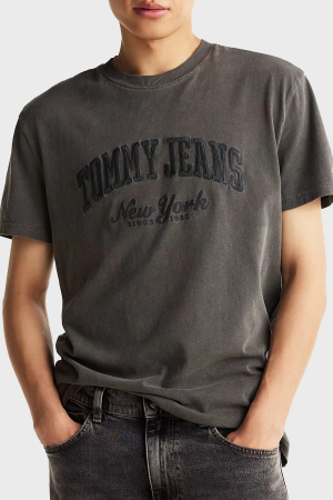 NOUTATI - Tricou barbati Tommy Jeans DM0DM20356