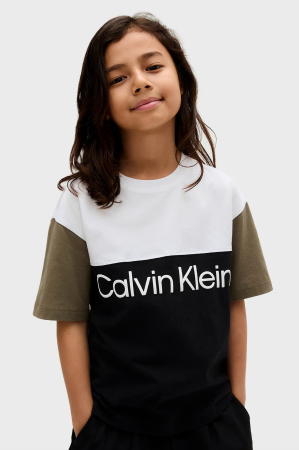 Tricouri copii - Tricou baieti Calvin Klein IB0IB02528T colorblock cu logo