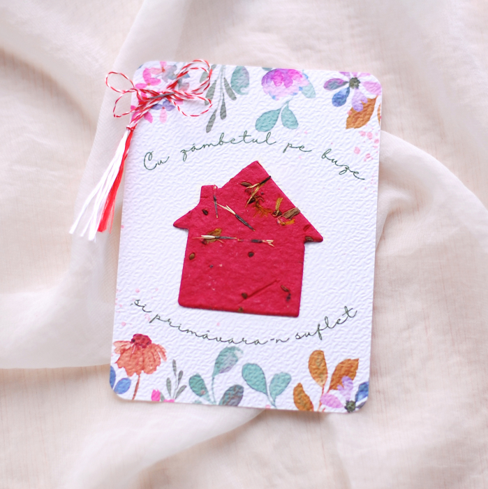 Martisor casuta  din hârtie plantabila cu  insertii de semințe și petale de flori [1]