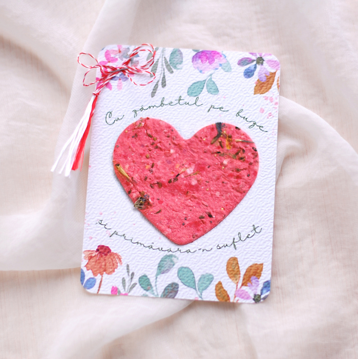 Martisor inima mare din hârtie plantabila cu  insertii de semințe și petale de flori [1]