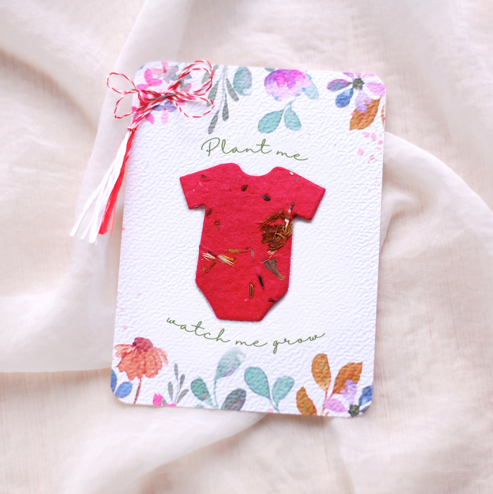 Mărțișor hăinuță copii din hârtie plantabila cu  insertii de semințe și petale de flori [3]
