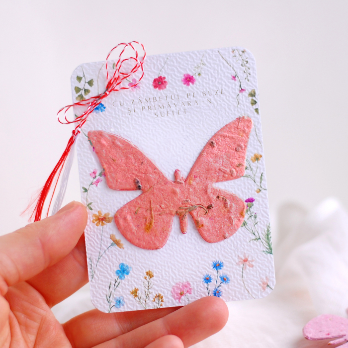 Martisor fluturas din hârtie plantabila cu  insertii de semințe și petale de flori [1]