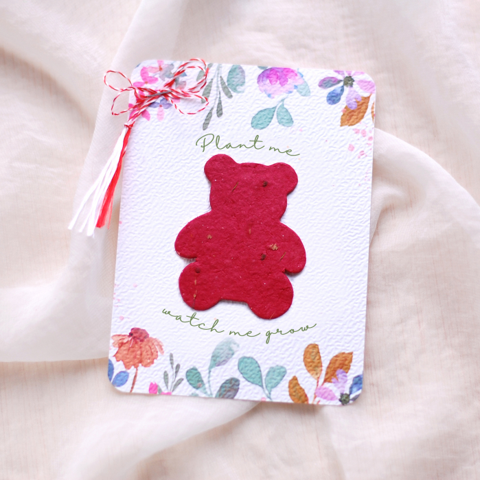 Mărțișor ursuleț din hârtie plantabila cu  insertii de semințe și petale de flori [2]