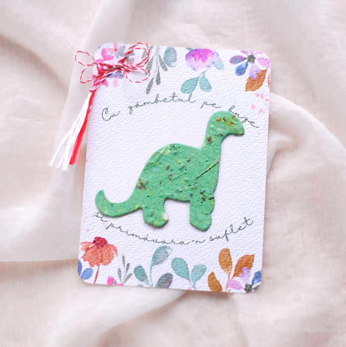 Mărțișor dinozaur din hârtie plantabila cu  insertii de semințe și petale de flori [1]