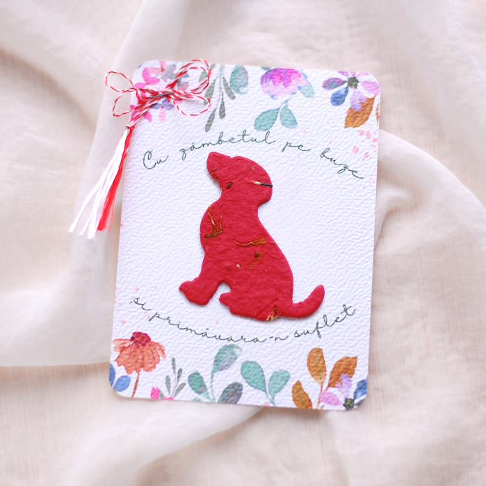 Martisor caine din hârtie plantabila cu  insertii de semințe și petale de flori [1]