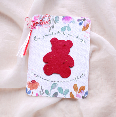 Martisoare - Mărțișor ursuleț din hârtie plantabila cu  insertii de semințe și petale de flori