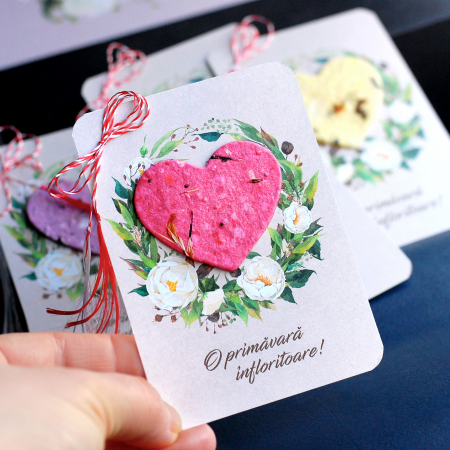 Martisoare - Martisor inima hartie plantabila cu seminte si petale de flori