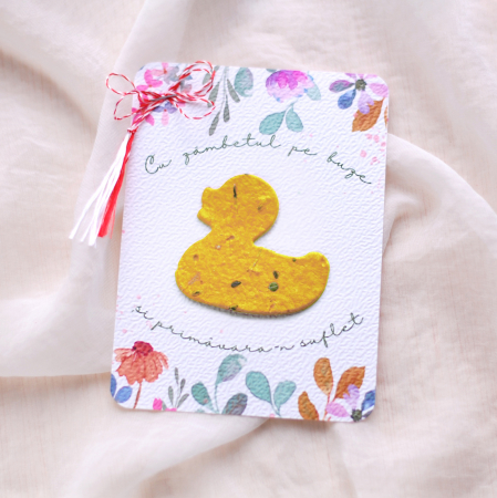 Martisoare - Martisor rățușcă din hârtie plantabila cu  insertii de semințe și petale de flori