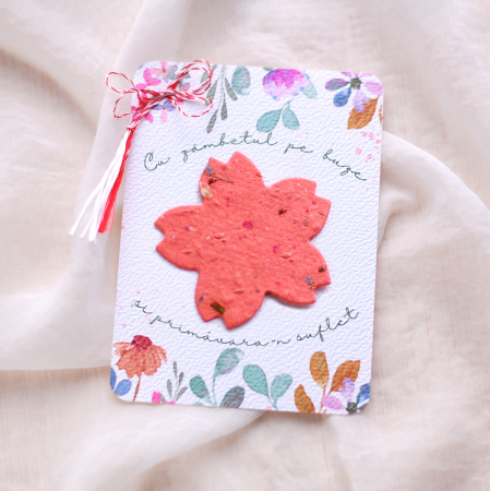 Mărțișor floare din hârtie plantabila cu  insertii de semințe și petale de flori