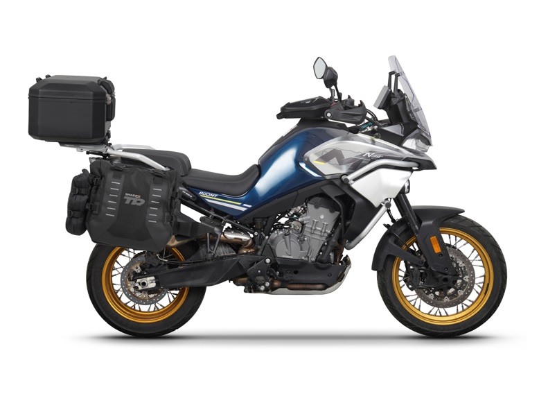 Kituri complete TERRA Shad - Set of SHAD TERRA TR40 adventure saddlebags and SHAD TERRA aluminium top case TR55 PURE BLACK, including mounting kit SHAD CF MOTO 800MT