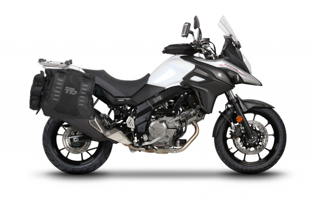 Complete set of SHAD TERRA TR40 adventure saddlebags, including mounting kit SHAD SUZUKI DL 650 V-Strom [1]