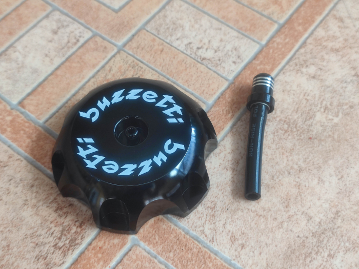 Buson rezervor moto cu aerisire [2]