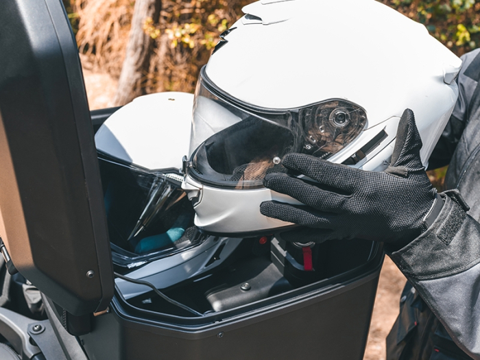 Complete set of aluminum cases SHAD TERRA BLACK, 55L topcase + 36L / 47L side cases, including mounting kit and plate SHAD CF Moto 800MT [14]