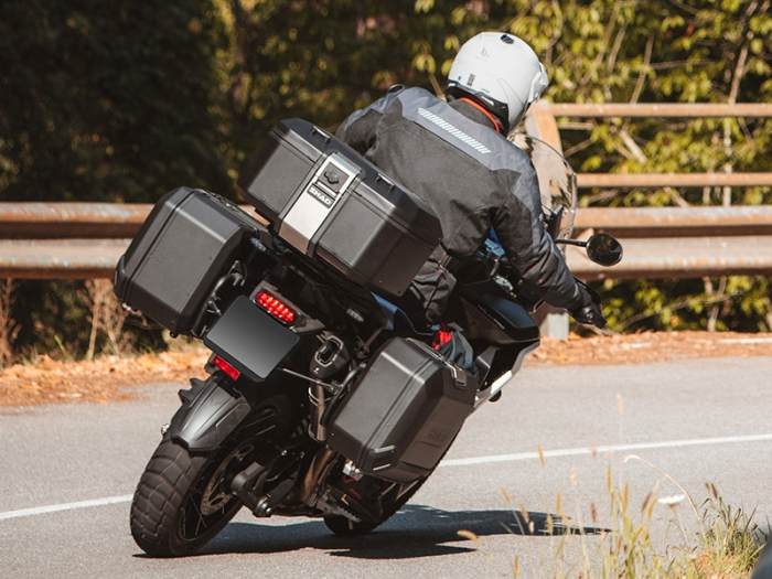 Complete set of aluminum cases SHAD TERRA BLACK, 55L topcase + 36L / 47L side cases, including mounting kit and plate SHAD CF Moto 800MT [16]