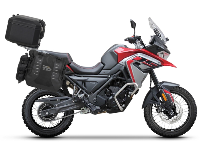 Complete set of SHAD TERRA TR40 adventure saddlebags and SHAD TERRA BLACK aluminium 55L topcase, including mounting kit SHAD Voge 650DS / 650DSX [2]