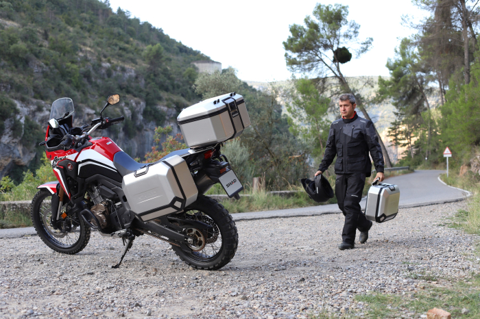 Cutie centrala aluminiu SHAD Terra TR37 D0TR37100 [18]