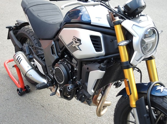 Engine guards RDMOTO Negru (with protectors) [2]