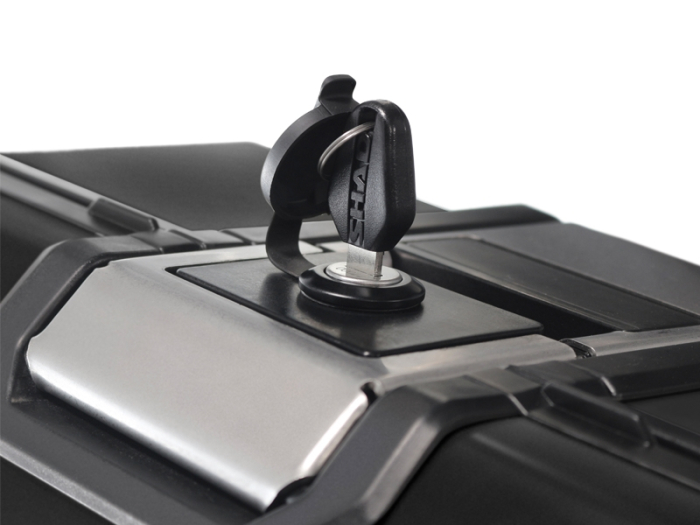 Set complet de cutii de aluminiu, SHAD TERRA NEGRU, 48L cutie centrala si 47L / 47L cutii laterale, incluzand kit de montaj si placa SHAD HONDA X-ADV 750 [7]