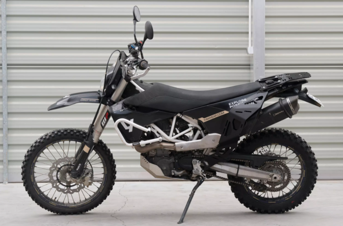 Suporti genți laterale Husqvarna 701 [4]