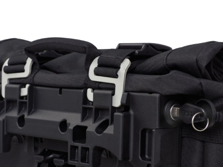 Complete set of SHAD TERRA TR40 adventure saddlebags and SHAD TERRA aluminium 48L topcase, including mounting kit SHAD YAMAHA Tenere 700 XTZ690 [2]