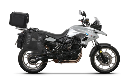 Kituri complete TERRA Shad - Complete set of SHAD TERRA TR40 adventure saddlebags and SHAD TERRA BLACK aluminium 55L topcase, including mounting kit SHAD BMW F 650 GS/ F 700 GS/ F 800 GS