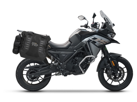 TRANSPORT & DEPOZITARE - Complete set of SHAD TERRA TR40 adventure saddlebags, including mounting kit SHAD Voge 650DS / 650DSX