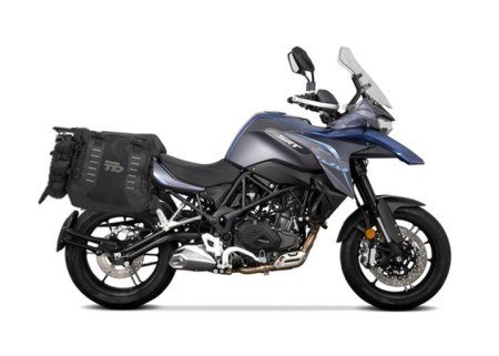TRANSPORT & DEPOZITARE - Set de genti laterale adventure SHAD TERRA TR40, incluzand kitul de montaj SHAD QJMOTOR SRT550