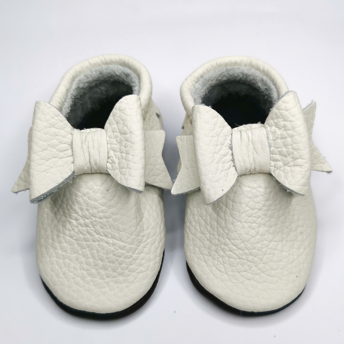 Botosei din piele naturala, cu Model FUNDITA ALB. [1]