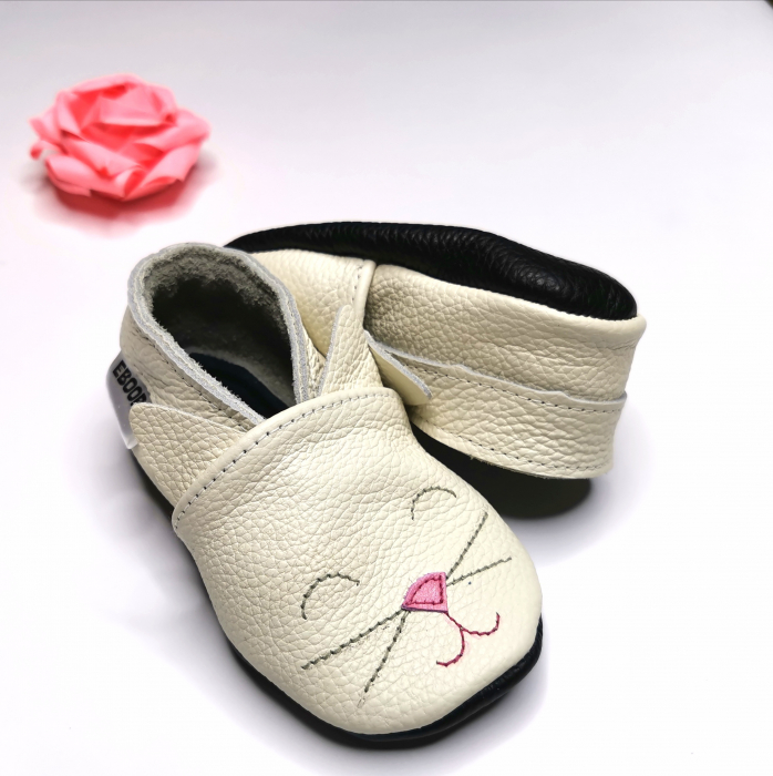 Botosei din piele naturala, cu Model PISICA ALB. [2]