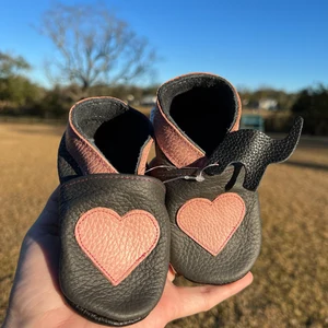 Botosei din piele naturala, cu Model INIMA. [12]