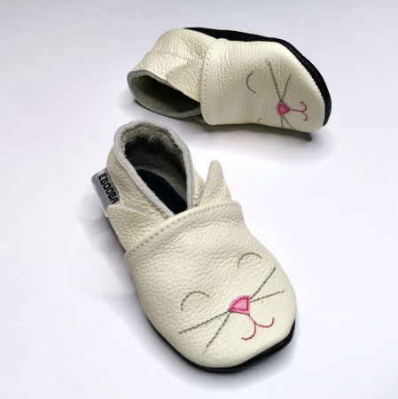 Botosei din piele naturala, cu Model PISICA ALB. [11]