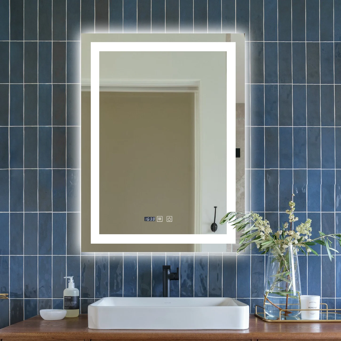 Oglinda Cu LED J109 pentru baie 60x80 cm  Sistem Dezaburire Senzor Touch Ceas Trei Tipuri de Lumina Smack [2]