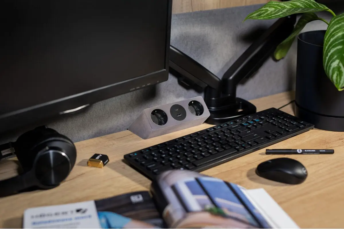 Priza pentru mobilier SOFITO, 2 prize SHUKO + USB A+C, finisaj gri [9]