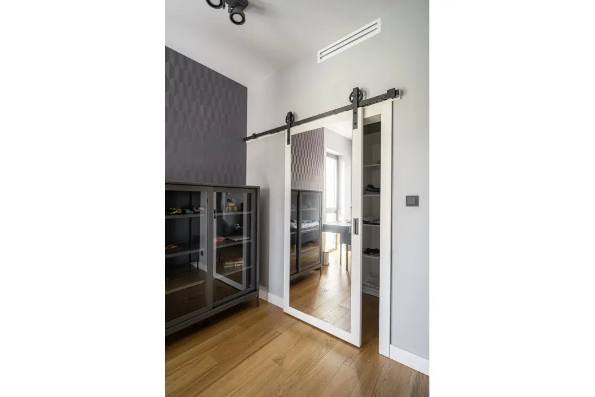 Sistem culisare LOFT sina L=2000 mm, finisaj negru mat [15]