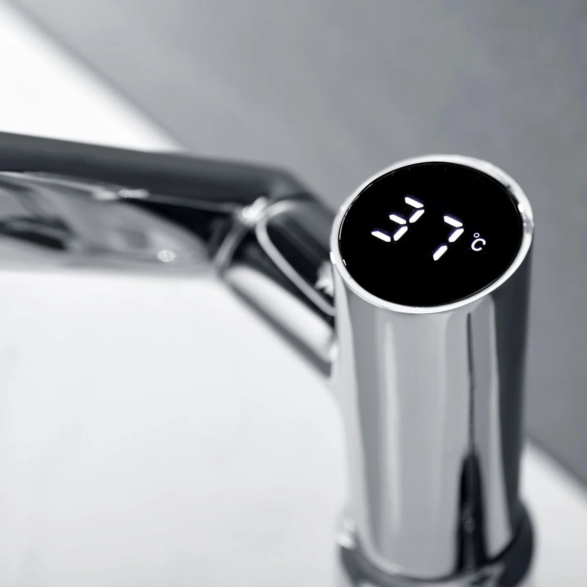 Robinet Rotativ Silver, S01, cu afișaj digital pentru apă caldă și rece, design cu braț mecanic, rotație tridimensională  la 1080° [10]