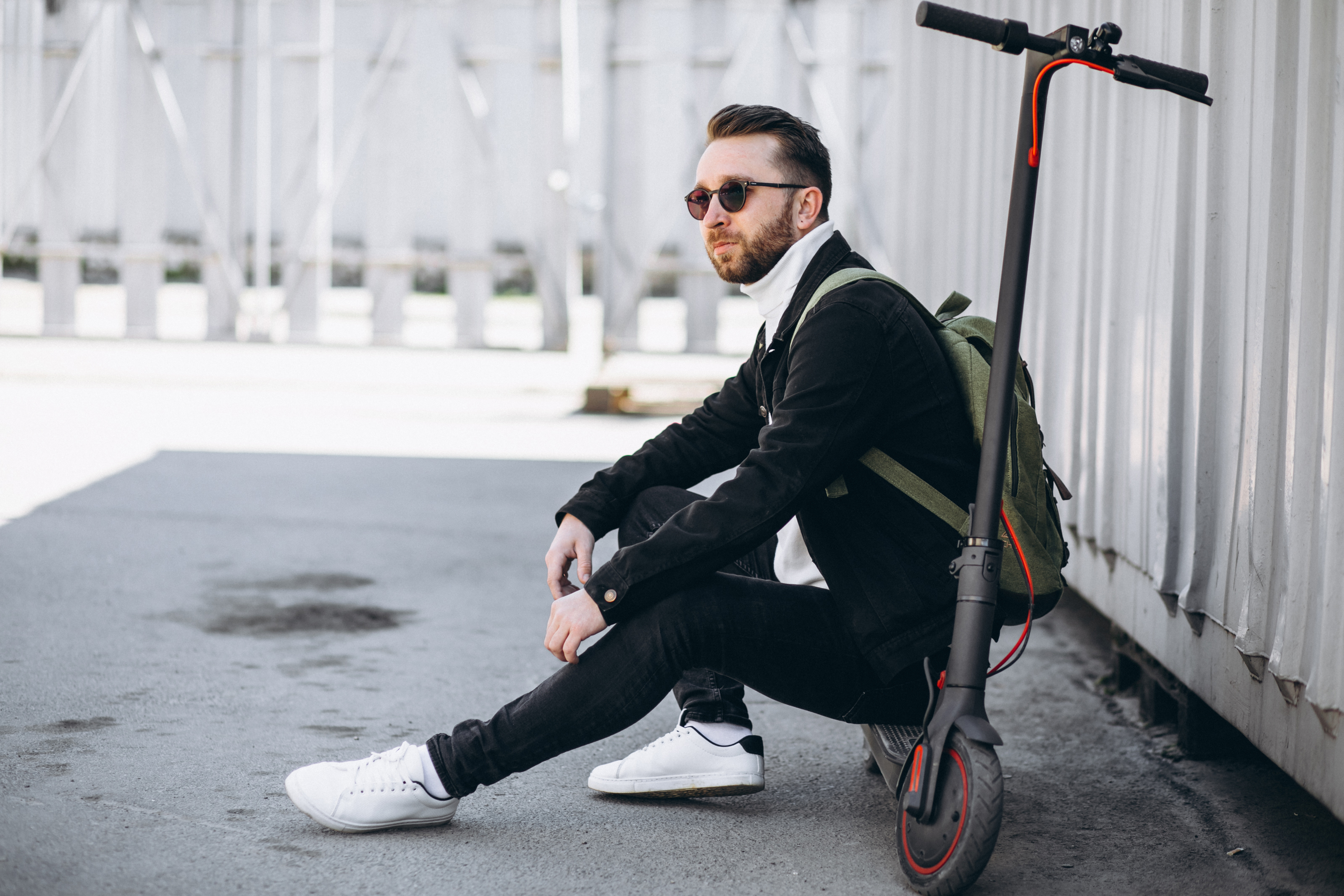 Adidasi pentru costum - top secrete si idei ca sa faci potrivirea perfecta