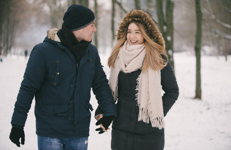 Sneakersii Nike vs. ghetele: Care îți oferă mai multă libertate de mișcare iarna