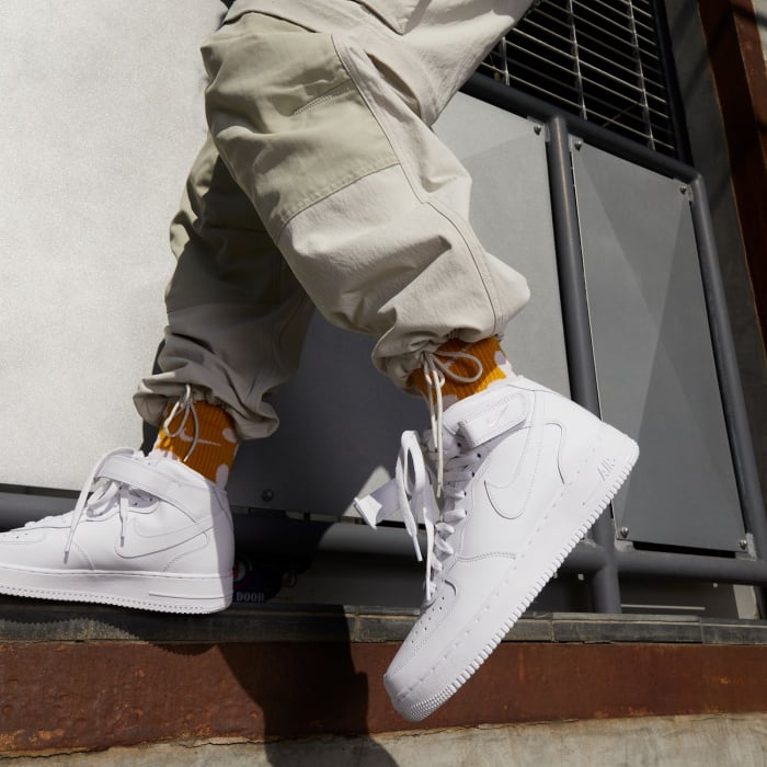Nike Pantofi sport Nike Air Force 1 Mid '07 Le White - sneakerit.ro [8]