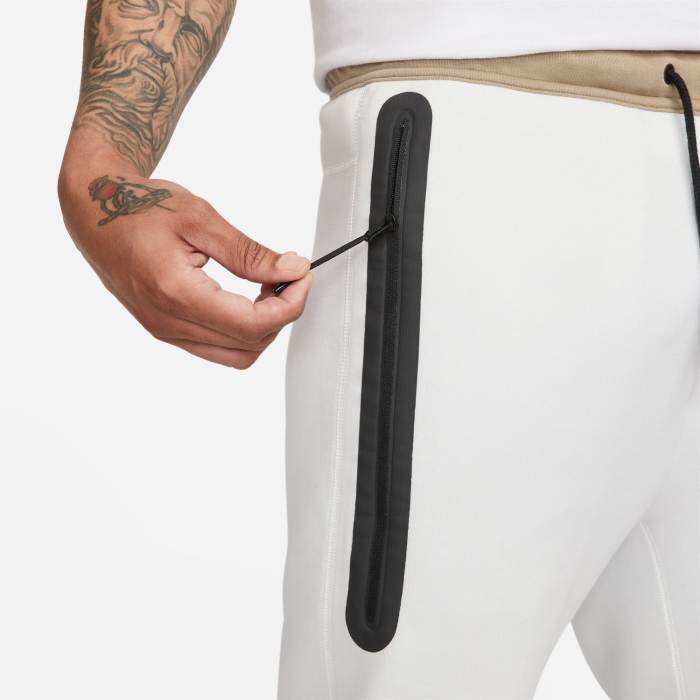 IMBRACAMINTE Pantaloni Nike M Tech Fleece Jogger Summit White/Khaki/Black - sneakerit.ro [9]