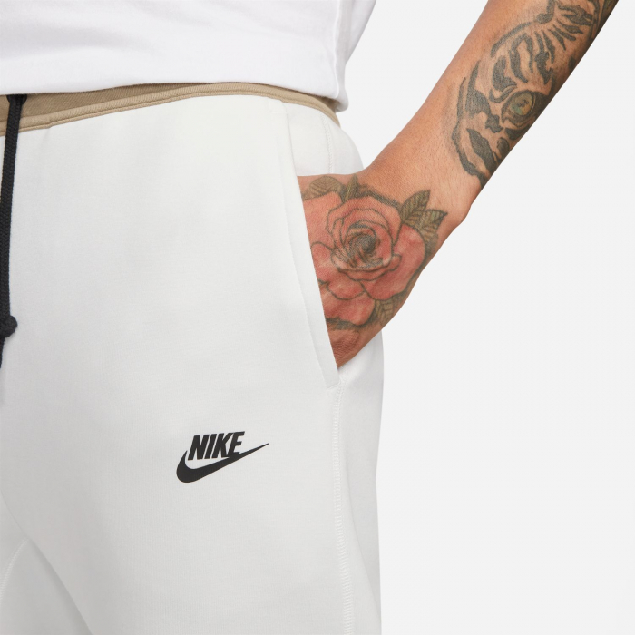 IMBRACAMINTE Pantaloni Nike M Tech Fleece Jogger Summit White/Khaki/Black - sneakerit.ro [4]