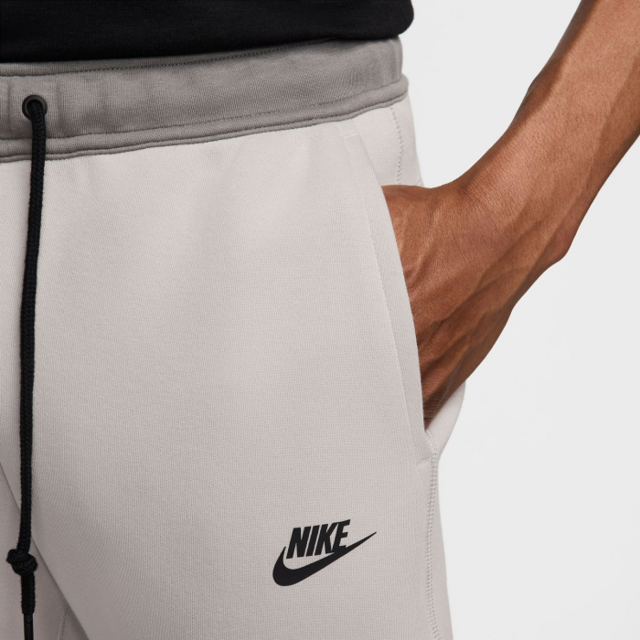 Pantaloni lungi barbati Pantaloni Nike M Tech Fleece Joggers - sneakerit.ro [3]