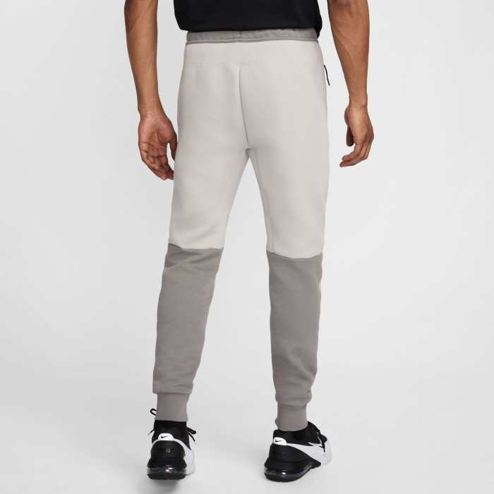 Pantaloni lungi barbati Pantaloni Nike M Tech Fleece Joggers - sneakerit.ro [2]