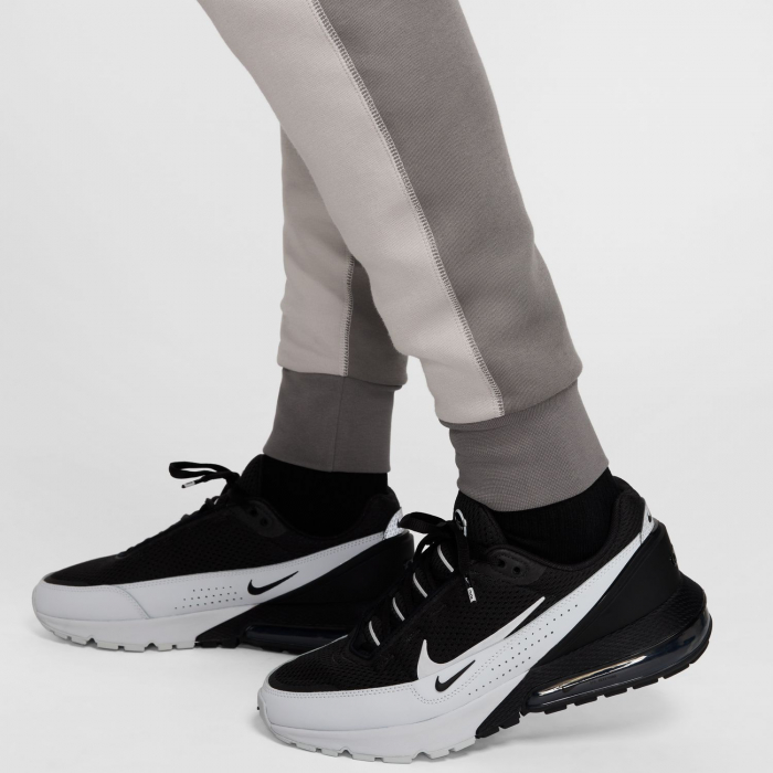 Pantaloni lungi barbati Pantaloni Nike M Tech Fleece Joggers - sneakerit.ro [6]