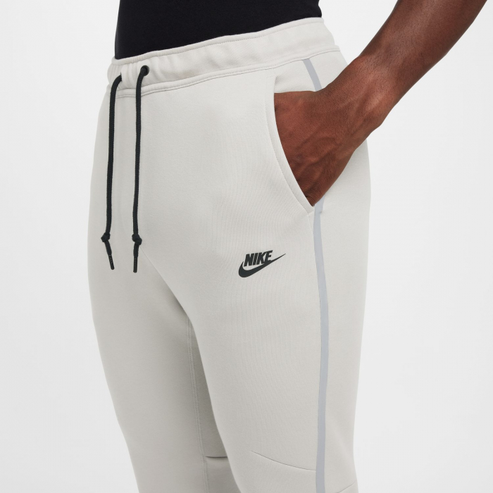 BRANDURI Pantaloni Nike M Tech Ssnl Tech Fleece + Jggr - sneakerit.ro [4]