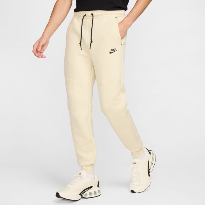 Nike Pantaloni Nike M Nk Tch Flc Jggr - sneakerit.ro [1]