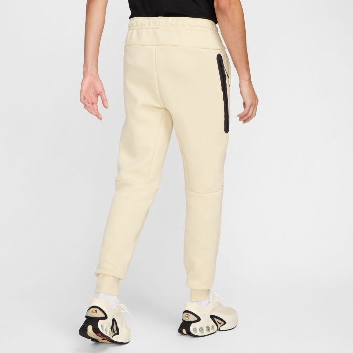 Nike Pantaloni Nike M Nk Tch Flc Jggr - sneakerit.ro [2]
