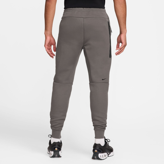 Nike Pantaloni Nike M Nk Tch Flc Jggr - sneakerit.ro [2]