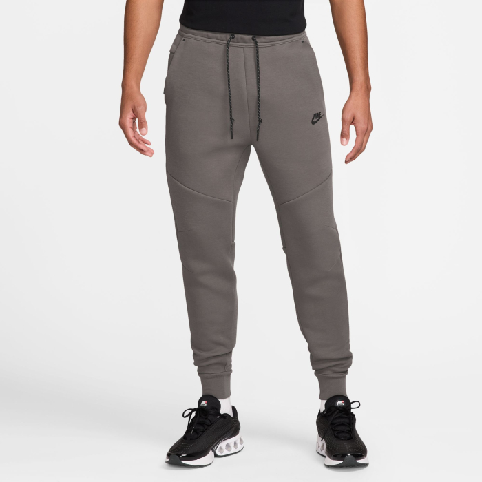 Nike Pantaloni Nike M Nk Tch Flc Jggr - sneakerit.ro [1]